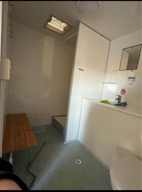 Toilet og badevogn thumbnail 1